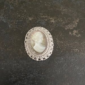 Vintage 1965 sterling silver cameo pin/pendant